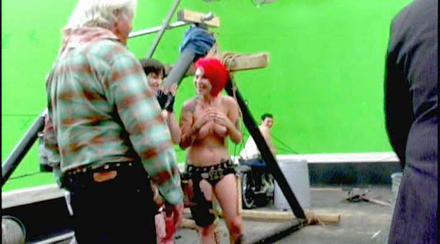 Chelsea richards montrant ses beaux gros seins dans des photos de films nus
 #75388065