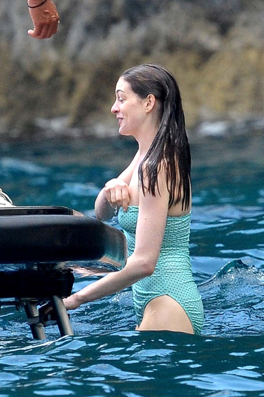Anne Hathaway exposing fucking sexy body and huge nipples in bikini #75295068