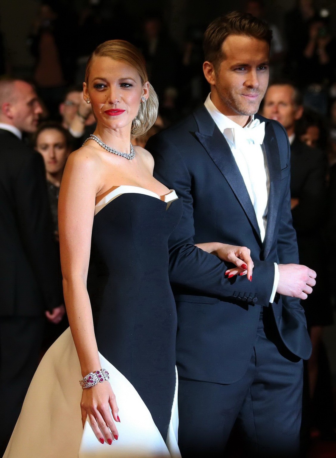 Blake Lively showing huge cleavage at the Captives premiere in Cannes #75196275