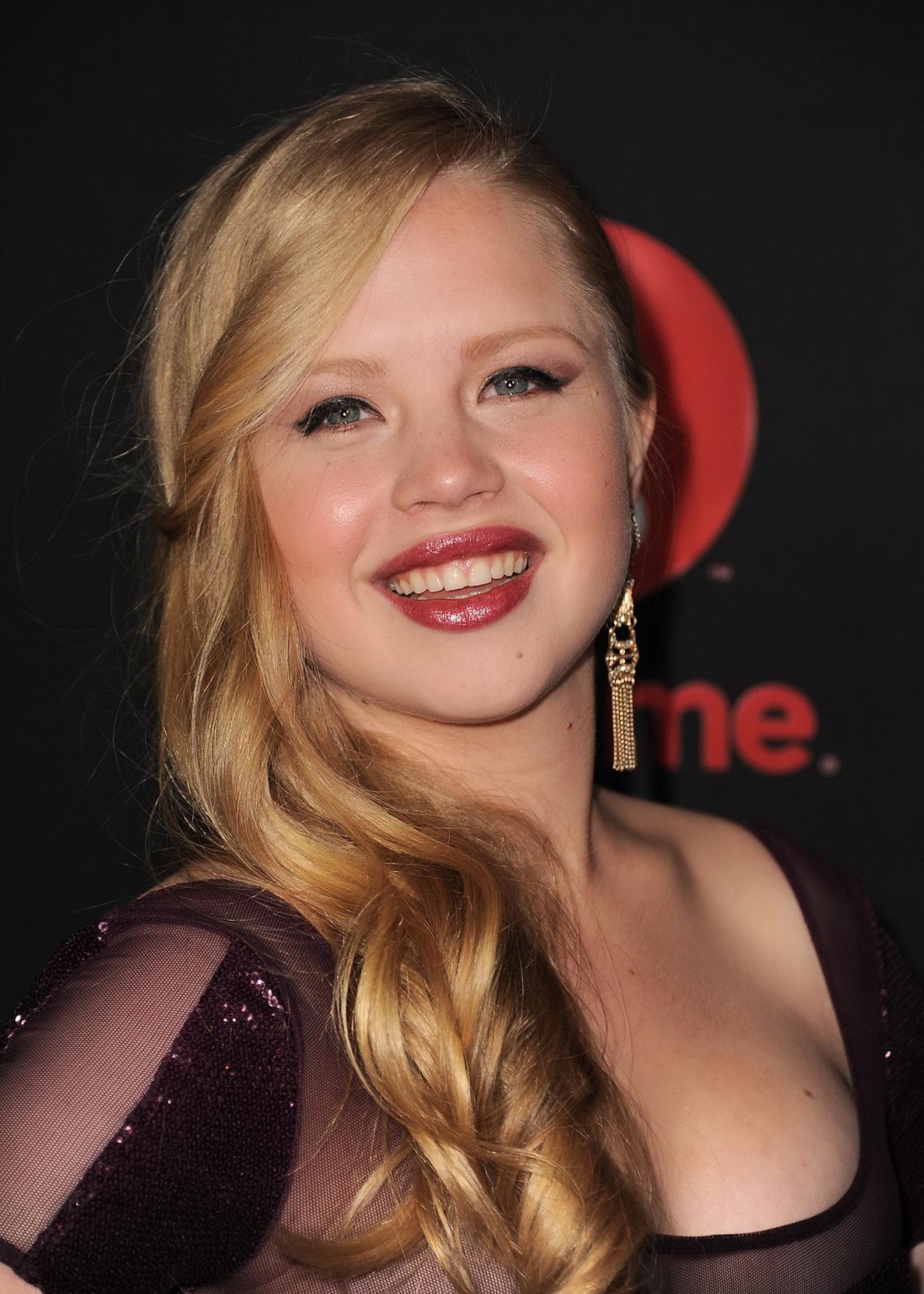 Sofia vassilieva montre un énorme décolleté à la première de "at any price" à Hollywood.
 #75234940