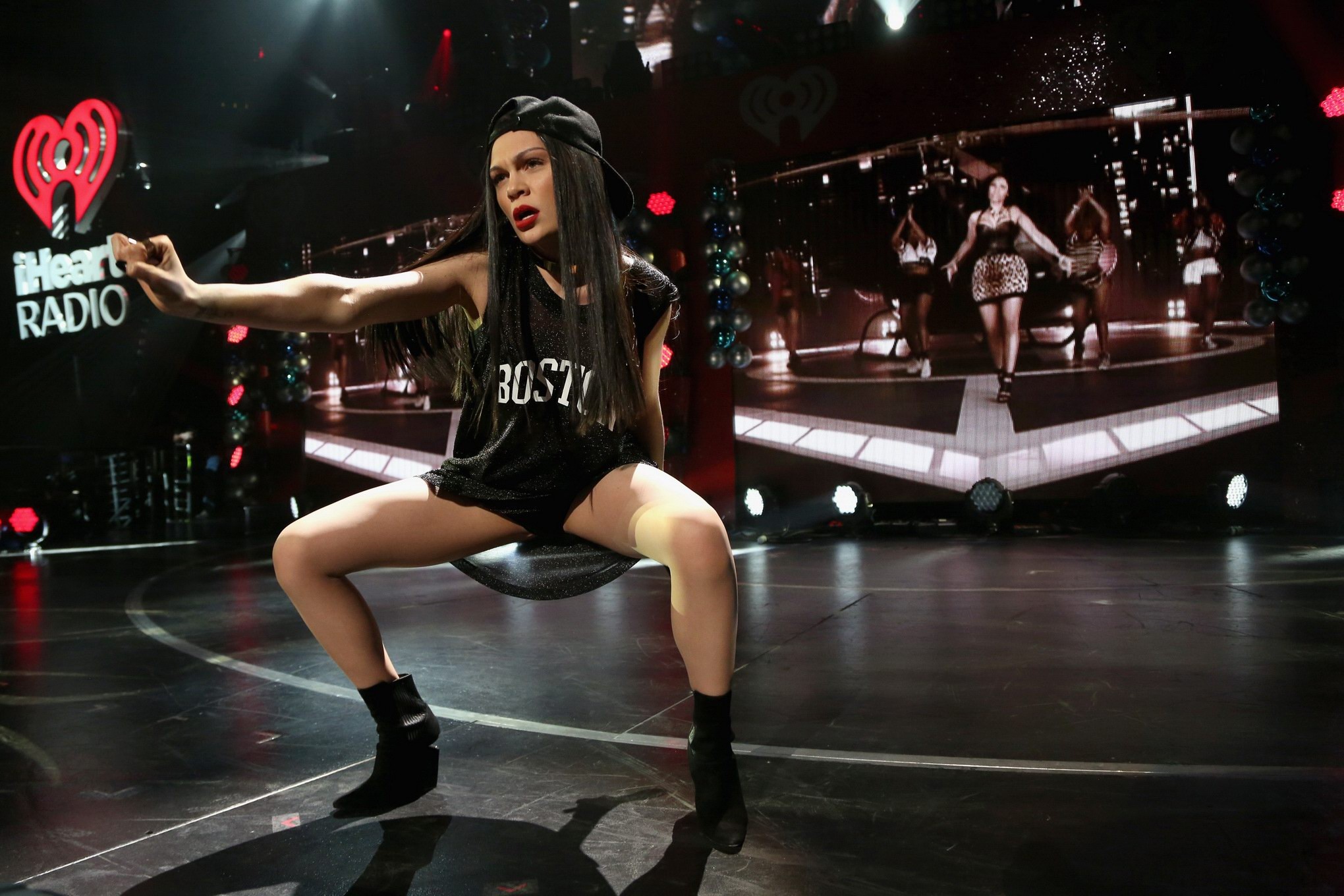 Jessie j vedere attraverso a undies sul palco al bacio 108s jingle ball 2014 a Boston
 #75178152