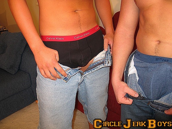 Two hunks relaxing #77002115