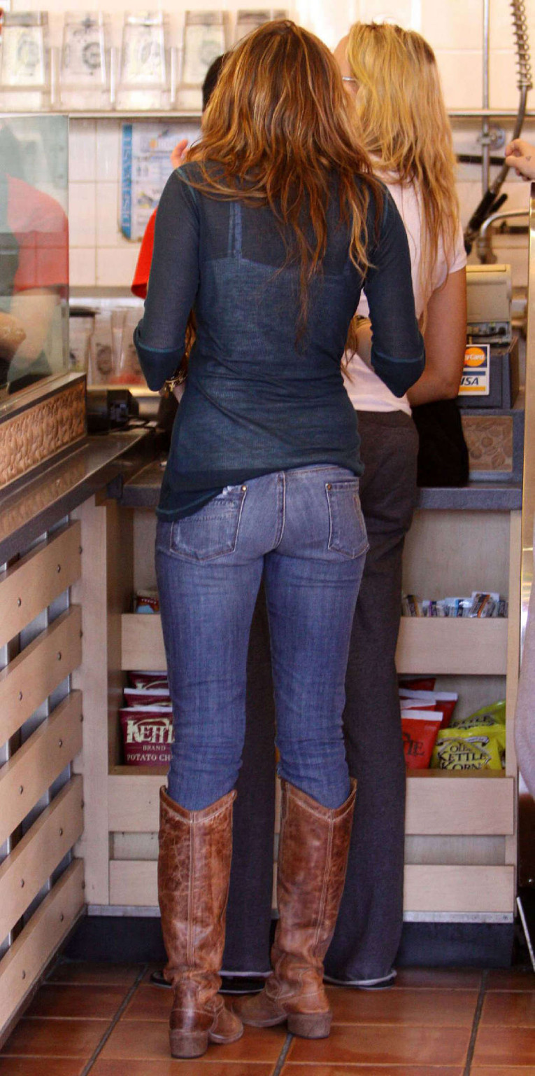 Miley Cyrus showing her sexy body and very hot ass in jeans #75352743