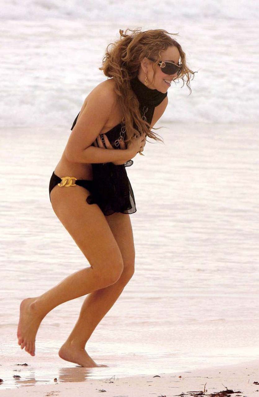 Mariah Carey fickt sexy und heiß im Bikini und oben ohne Paparazzi Fotos
 #75310795