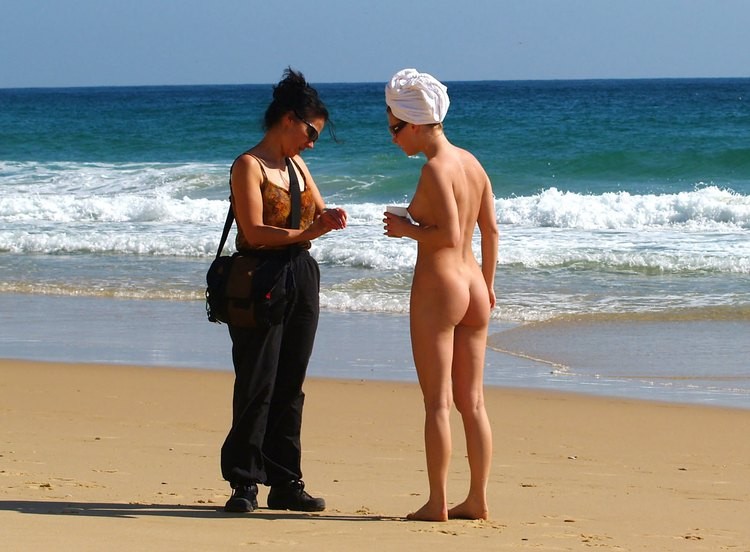 Avertissement - photos et vidéos de nudistes réels et incroyables
 #72265954