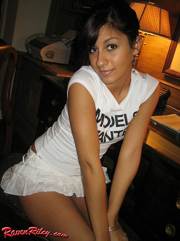 Raven riley en... llevando mi camiseta de models wanted
 #70298911