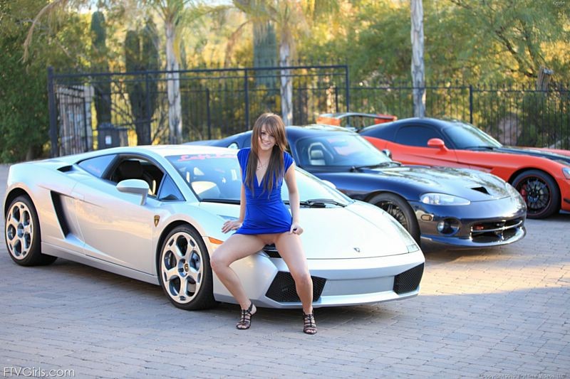 Gorgeous teen rubs her pussy all over some hot cars #72415951