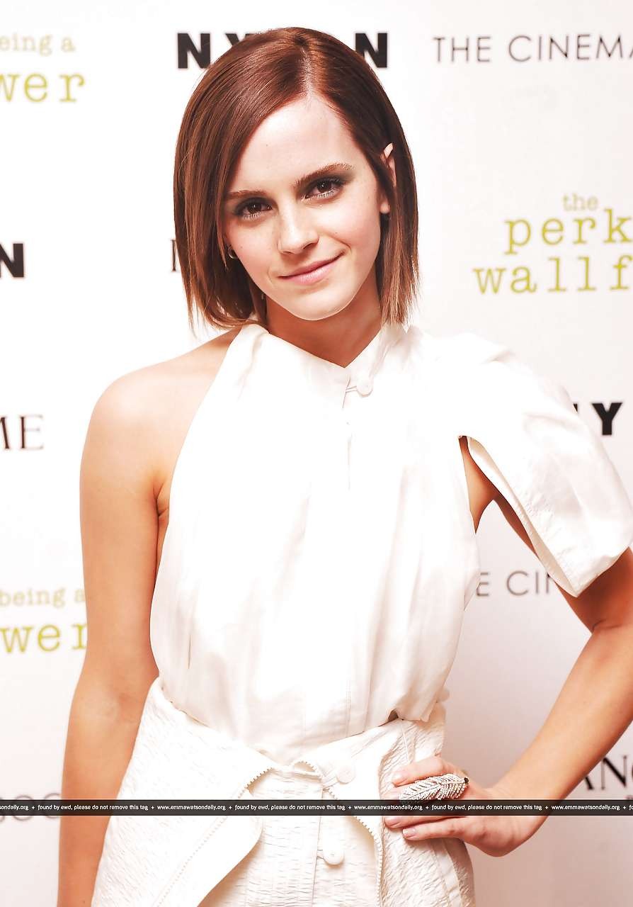 Emma Watson exposing her nipples oops paparazzi pictures #75252783