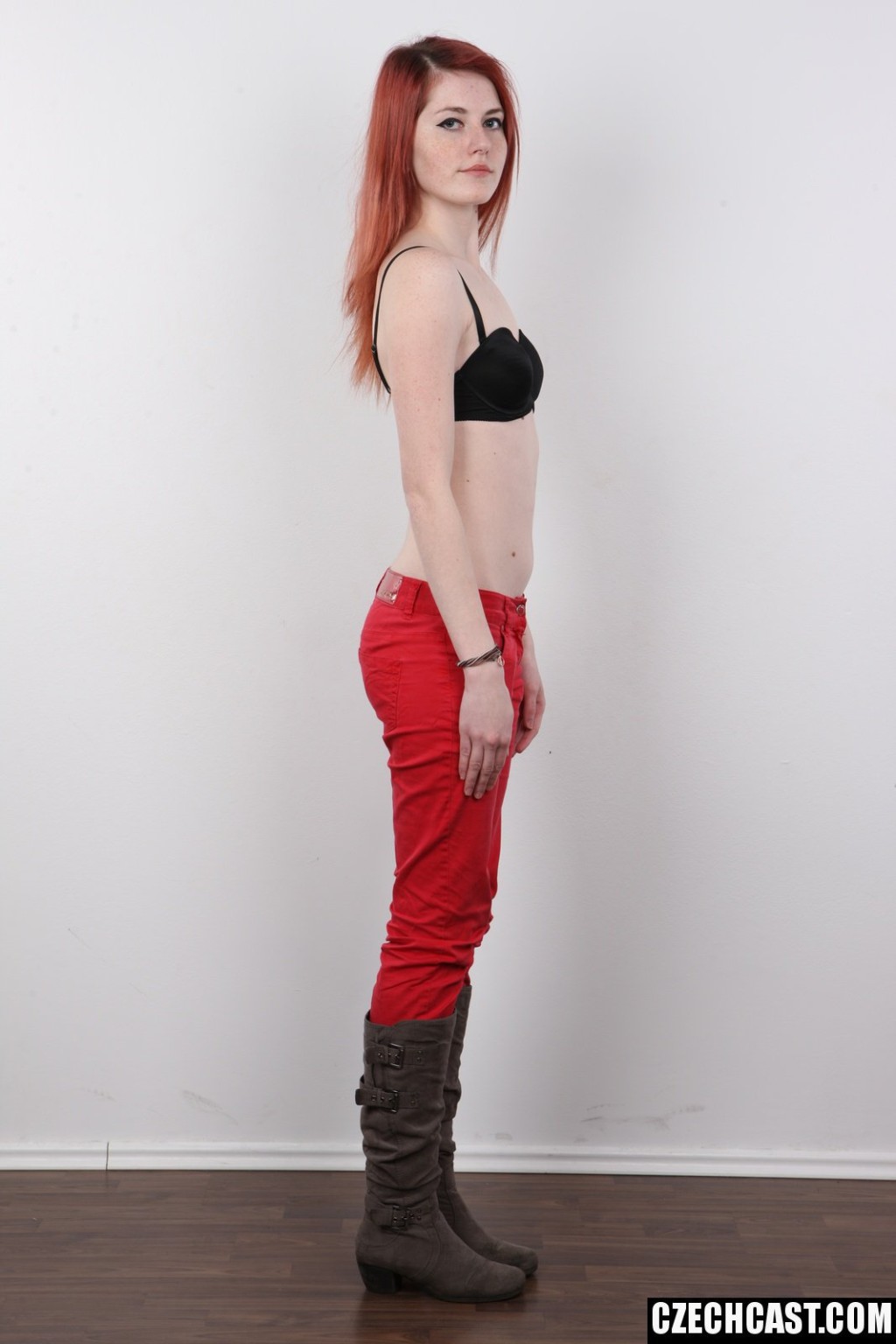 Redhead Teen und ihr erstes Porno-Casting-Audition, wo sie Streifen
 #71642264