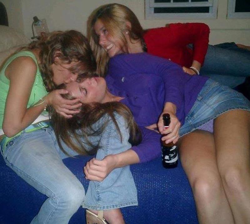 Really drunk amateur girlfriends going wild #76395675