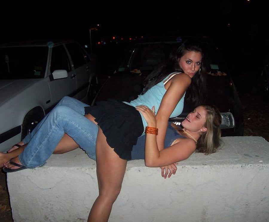 Really drunk amateur girlfriends going wild #76395682