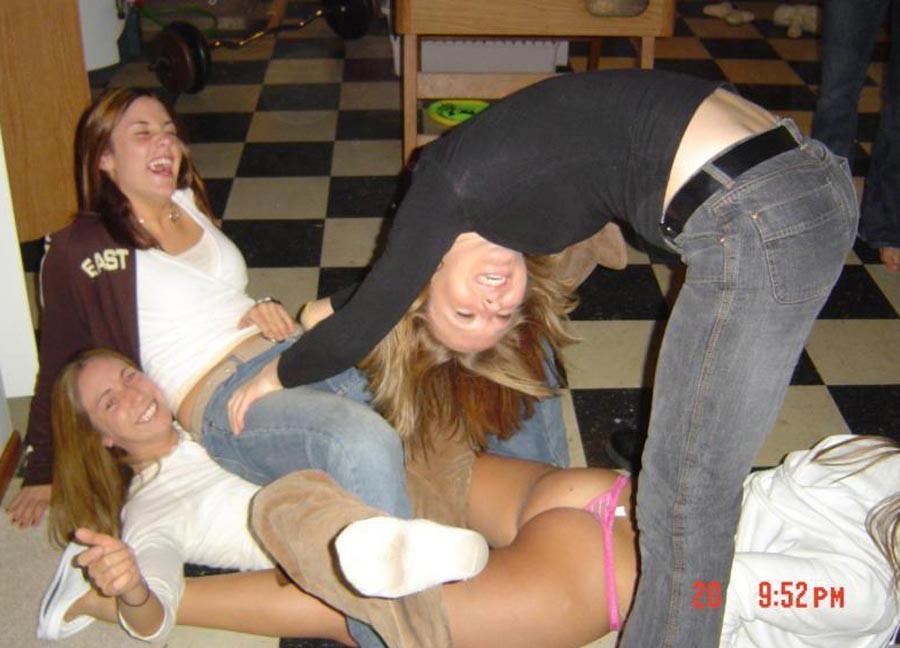 Really drunk amateur girlfriends going wild #76395692
