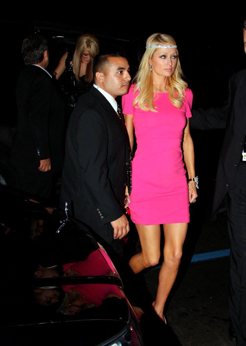 Paris Hilton showing great legs in pink mini skirt #75408599