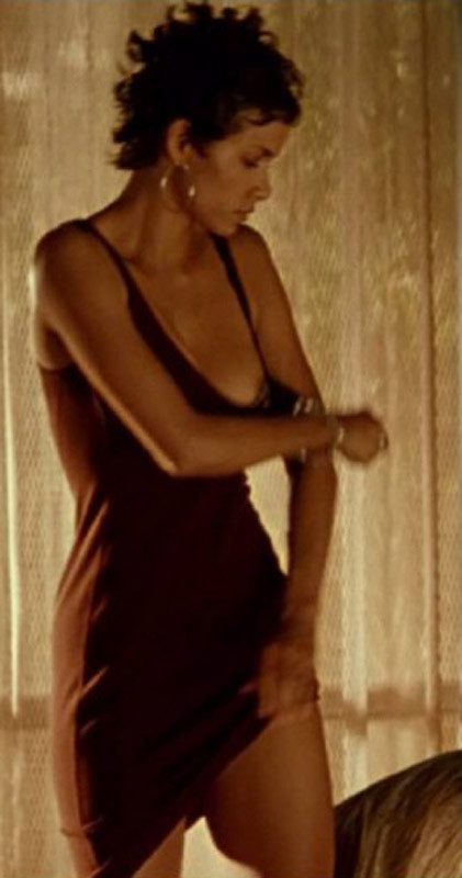 Celebrity Halle Berry showing her ebony nude boobs #75401331