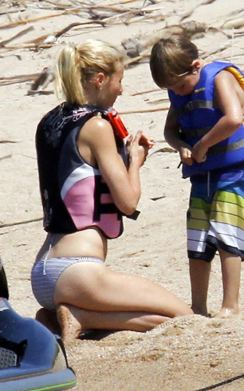 Gwyneth Paltrow exposing sexy body and hot ass in bikini on yacht #75297193