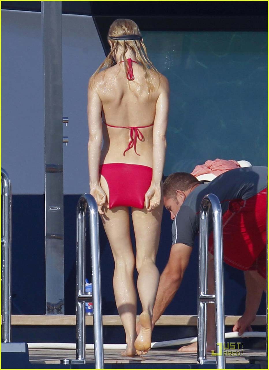 Gwyneth Paltrow exposing sexy body and hot ass in bikini on yacht #75297235