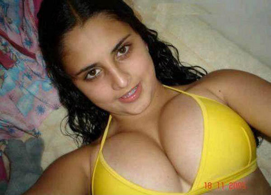 Indian gfs get naked and fuck #67235411