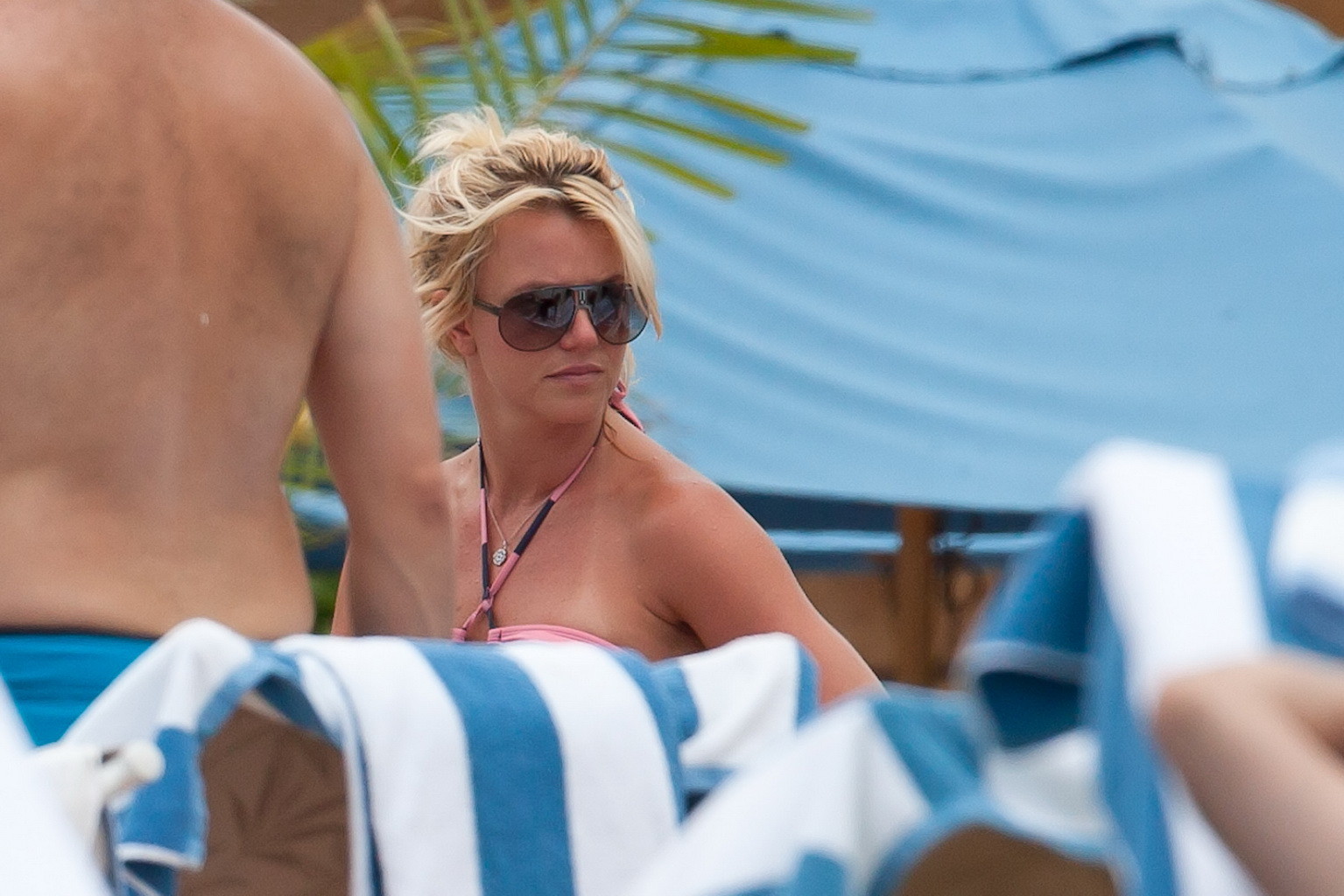 Britney Spears wearing bikini at her hotel in Hawaii #75335206