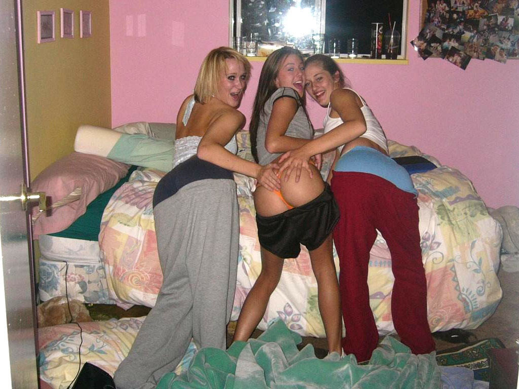 Homemade amateur teen girlfriends get trashed at college parties #68308528