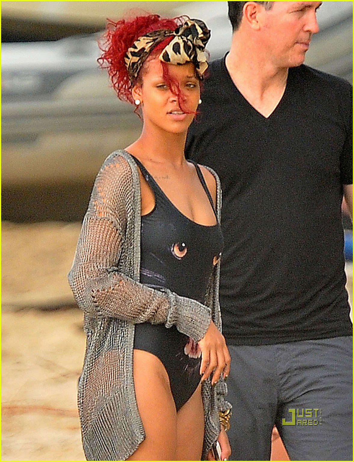 Rihanna exposing her sexy body and hot ass in black bikini on beach #75322419