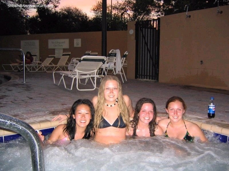 Amateur teen girls in hottub #73192600