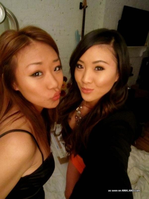 Sexy ragazze asiatiche amatoriali che posano per la cam
 #69741602