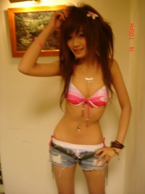 Naughty and hot selfpics taken by an amateur Asian chick #69899663