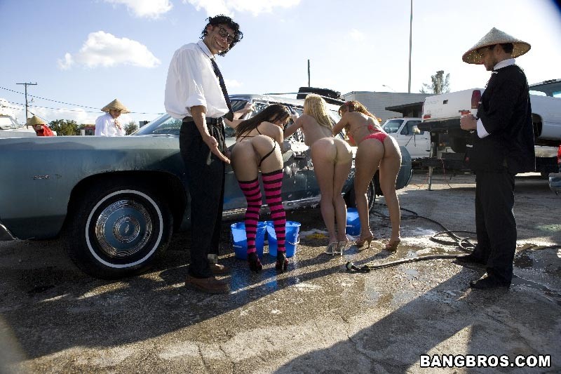 Babes with awesome butts hardcore fucking in a carwash #70411283