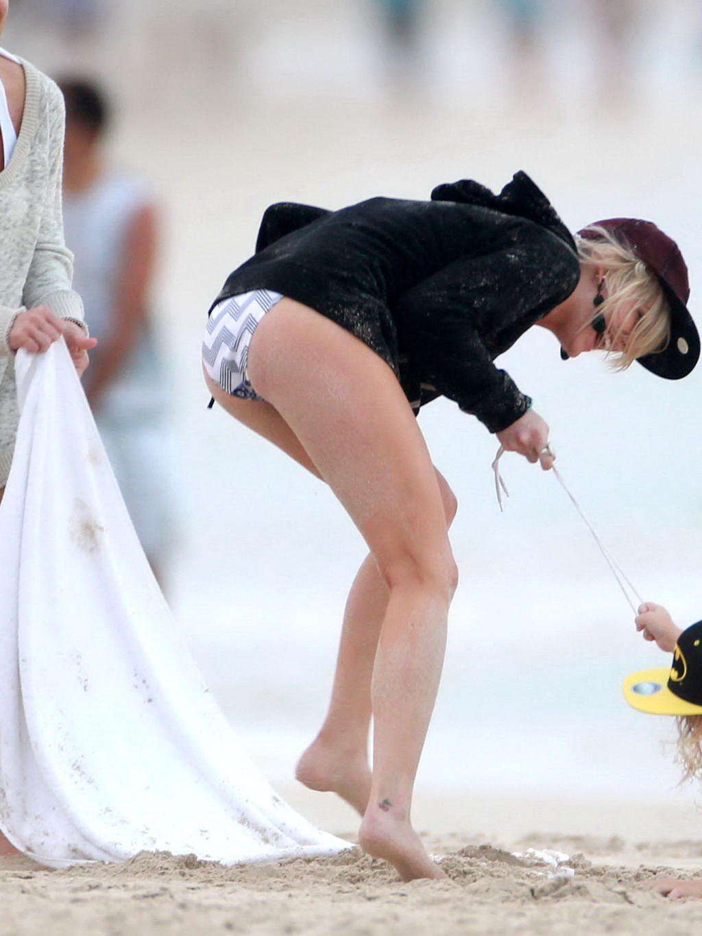 Ashlee Simpson shows off her ass wearing a bikini bottom on a beach in Hawaii #75245095