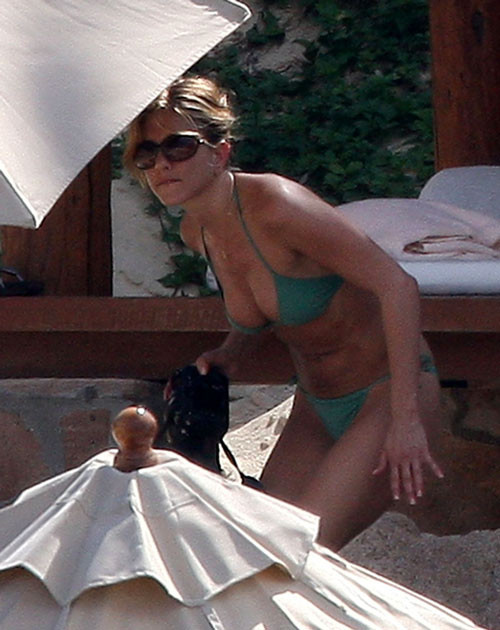 Jennifer Aniston showing tits and posing in bikini #75411952