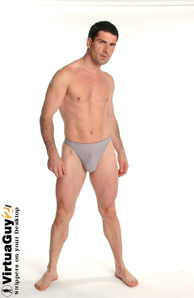 Chico moreno posando desnudo
 #77006997