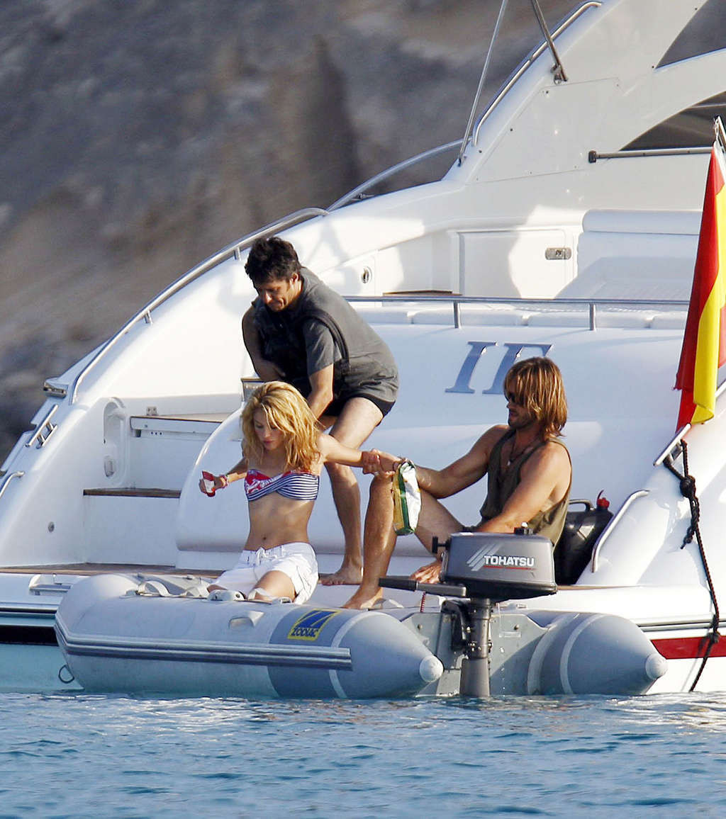 Shakira in bikini on yacht and upskirt on stage and in fuckme boots #75339892