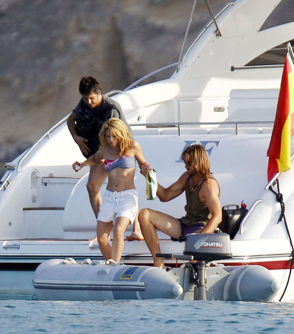 Shakira in bikini on yacht and upskirt on stage and in fuckme boots #75339902
