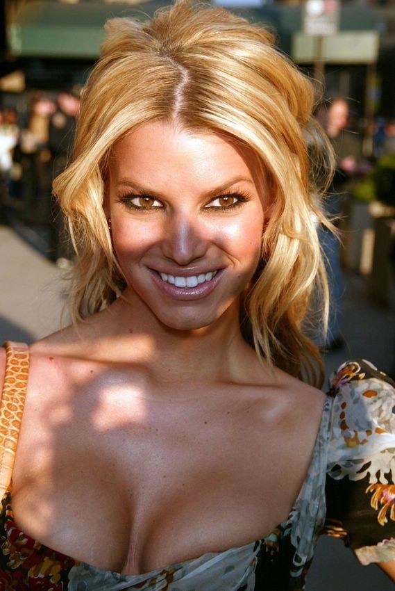 Celeb Jessica Simpson showing her tits through her sheer tops #73971384