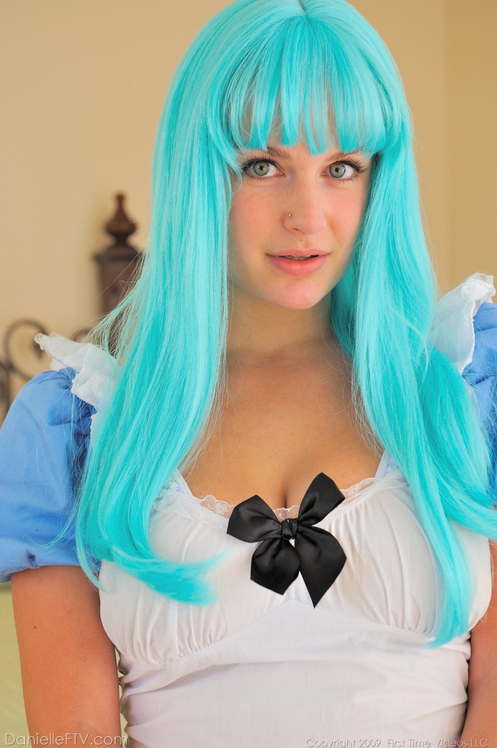 Danielle juega a disfrazarse
 #71322699