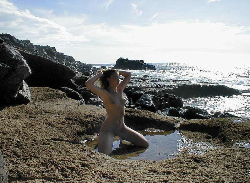 Avertissement - photos et vidéos de nudistes réels et incroyables
 #72274813