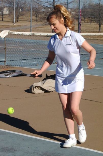 Giocatore di tennis senza mutande upskirts fuori sul campo
 #78637108