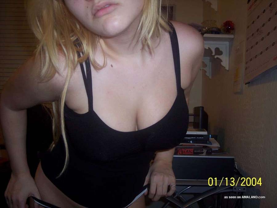 Gallery of an amateur chick posing for her boyfriend #76129279