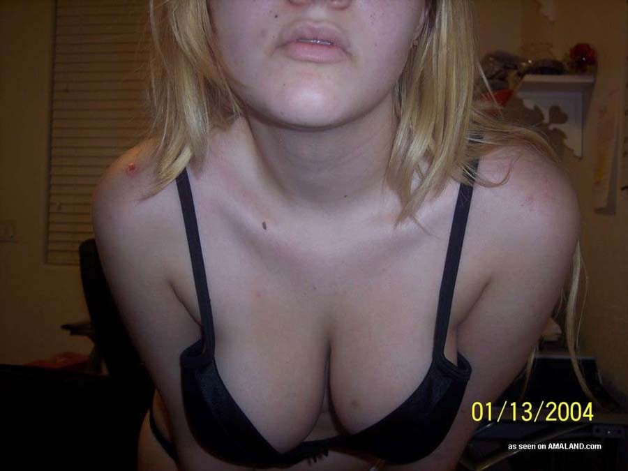 Gallery of an amateur chick posing for her boyfriend #76129287