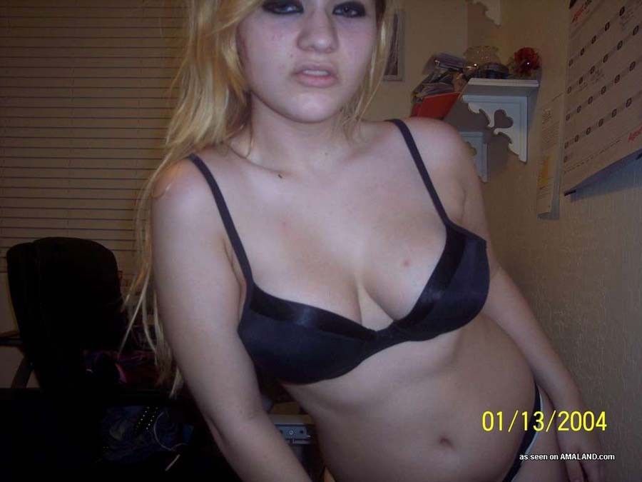 Gallery of an amateur chick posing for her boyfriend #76129299