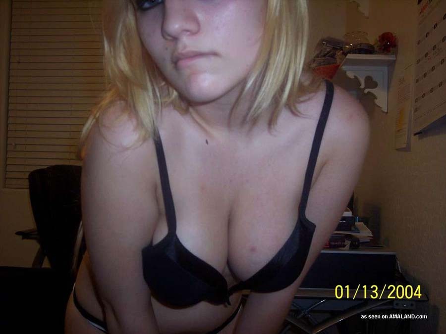 Gallery of an amateur chick posing for her boyfriend #76129308
