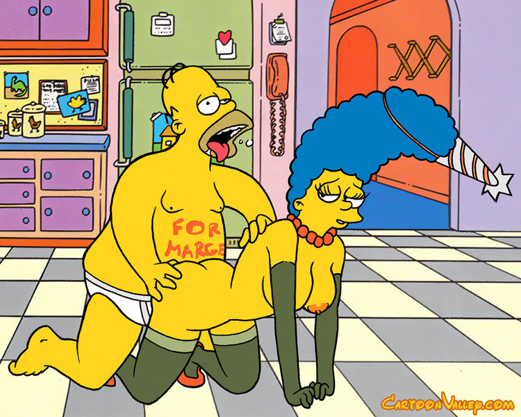 C'est l'anniversaire de Marges et Homer a un cadeau très spécial pour elle, il lui fait son... 
 #69363479