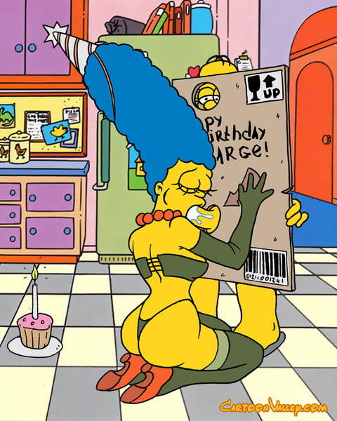 C'est l'anniversaire de Marges et Homer a un cadeau très spécial pour elle, il lui fait son... 
 #69363488