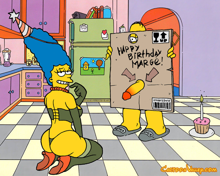 C'est l'anniversaire de Marges et Homer a un cadeau très spécial pour elle, il lui fait son... 
 #69363518