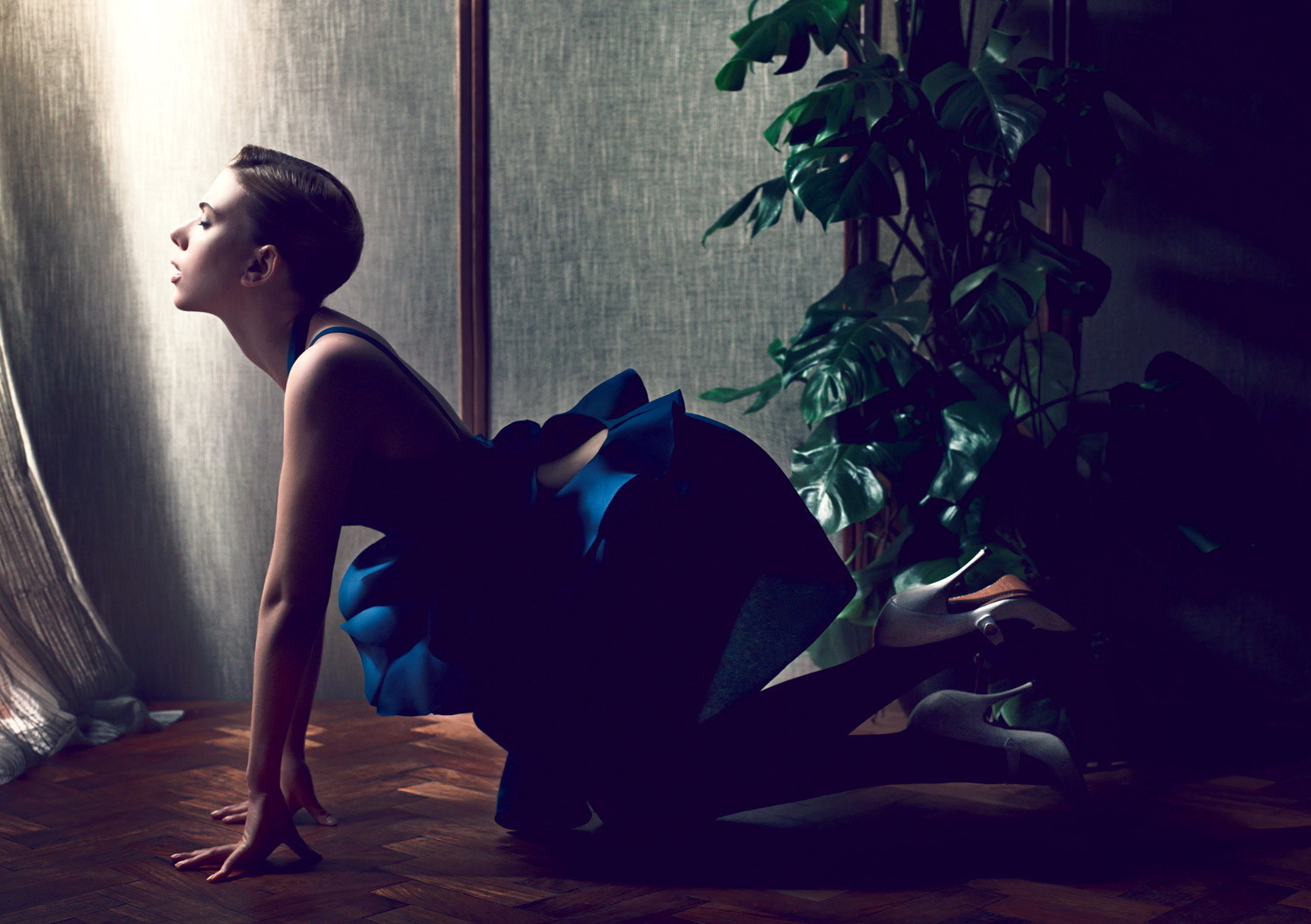 Scarlett johansson oben ohne, aber versteckt ihre Brüste für das Interview Magazin decem
 #75281328
