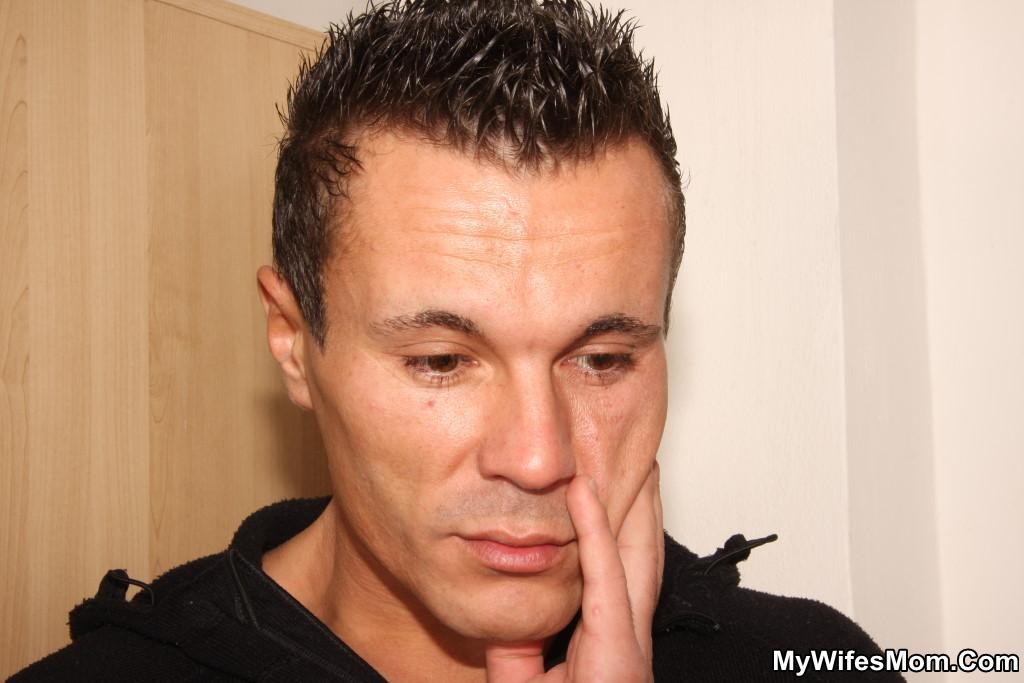 Junger Schwanz im reifen Loch und die Oma sieht glücklich aus, ihn in ihr zu haben
 #77215502