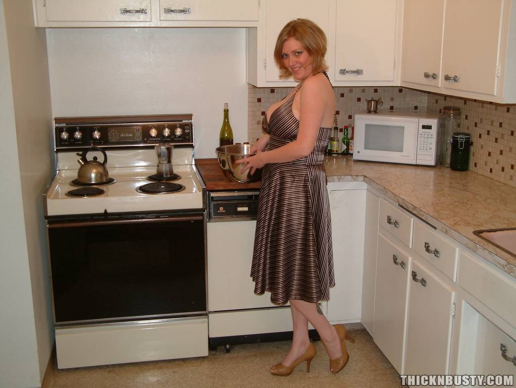 Grasa cachonda tetona amateur pervertida en la cocina
 #75562776