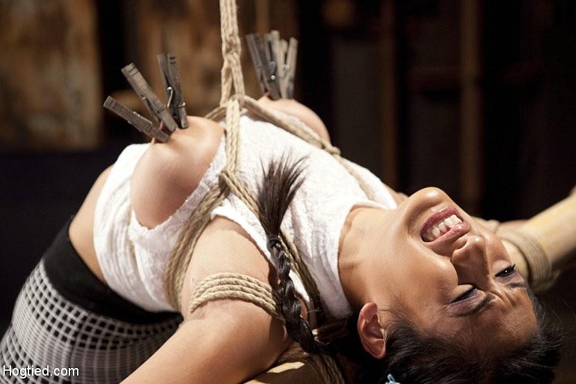 ミア・リー バストの大きいアジア人女子学生がロープで縛られてオーガズムに達するまで弄ばれる
 #69810005