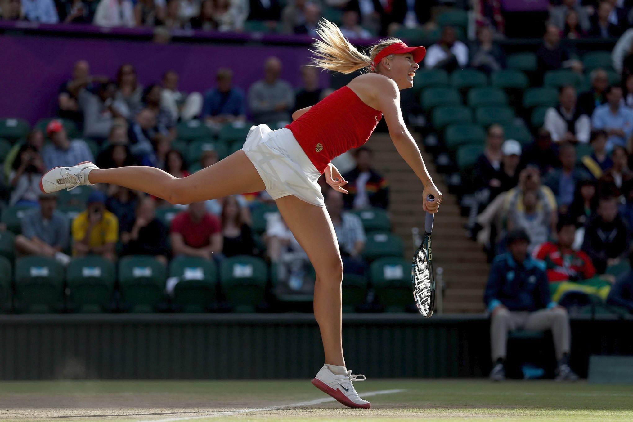 ロンドンで行われた2012年オリンピックの準決勝でパンティを見せるマリア・シャラポワ
 #75255414