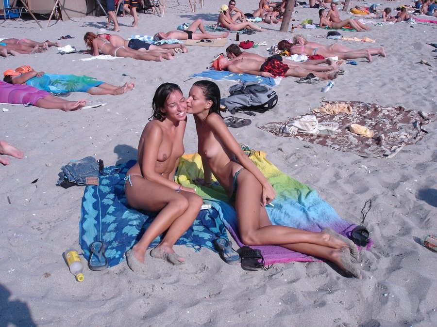 Exhibitionist teenager performs in the h2o and sand #72247677